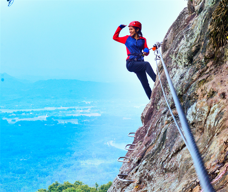  Baishi Hill scenic spot has the first French 